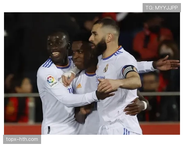 教练组对维尼修斯开展针对性指导，助力其近期表现稳健